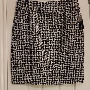 Soho Apparel Black and White Houndstooth Pencil Skirt